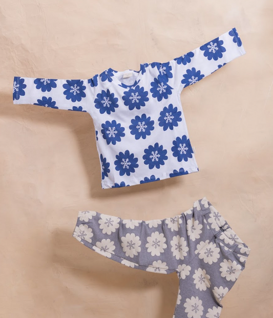 REMERA FLORES COPOS